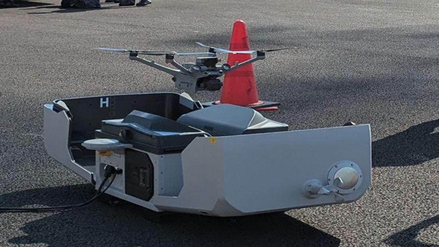 センシンロボティクス、小松市消防本部と共同で自動運用型ドローン基地