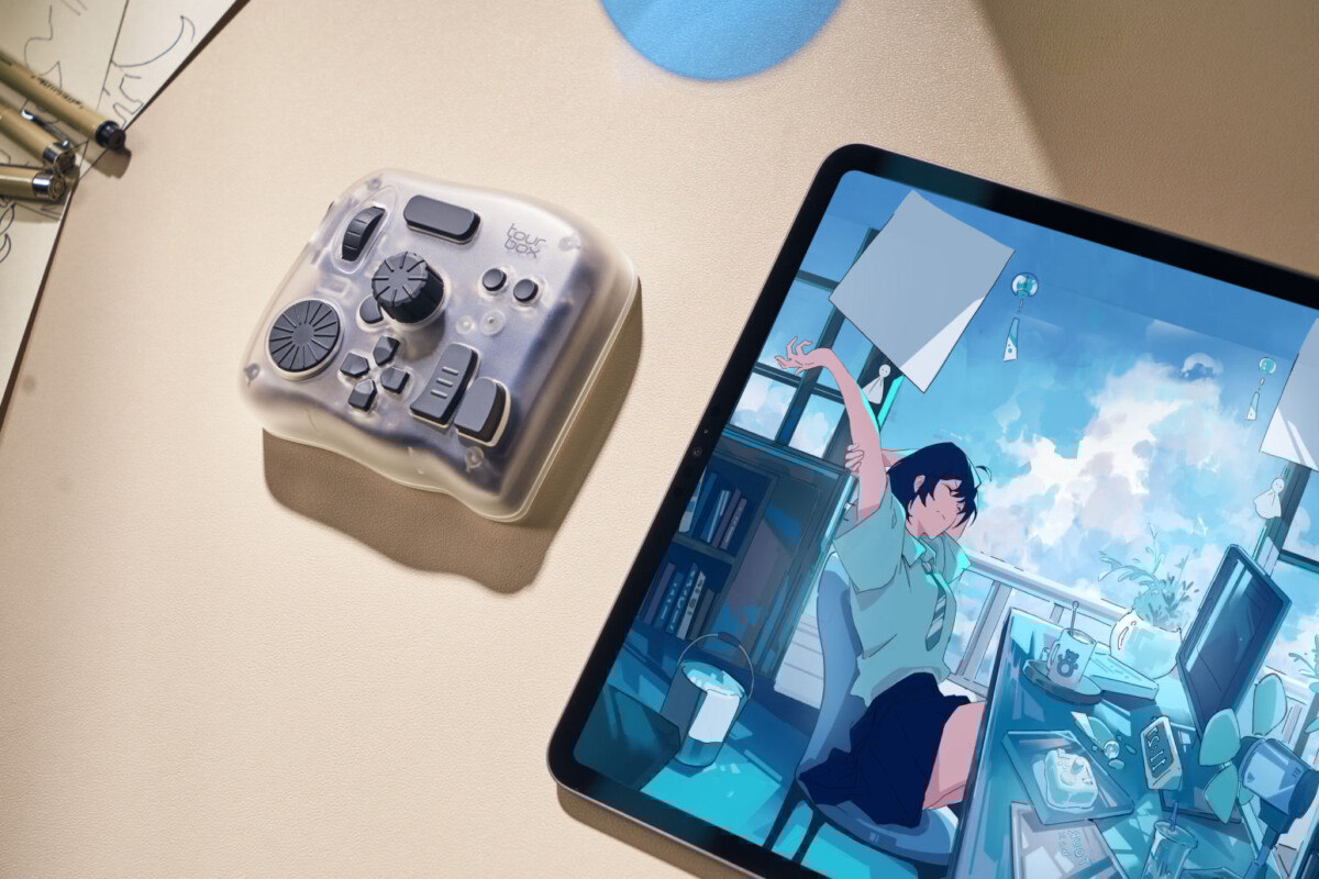 iPad対応の左手デバイス「TourBox Elite Plus」、予約販売を開始