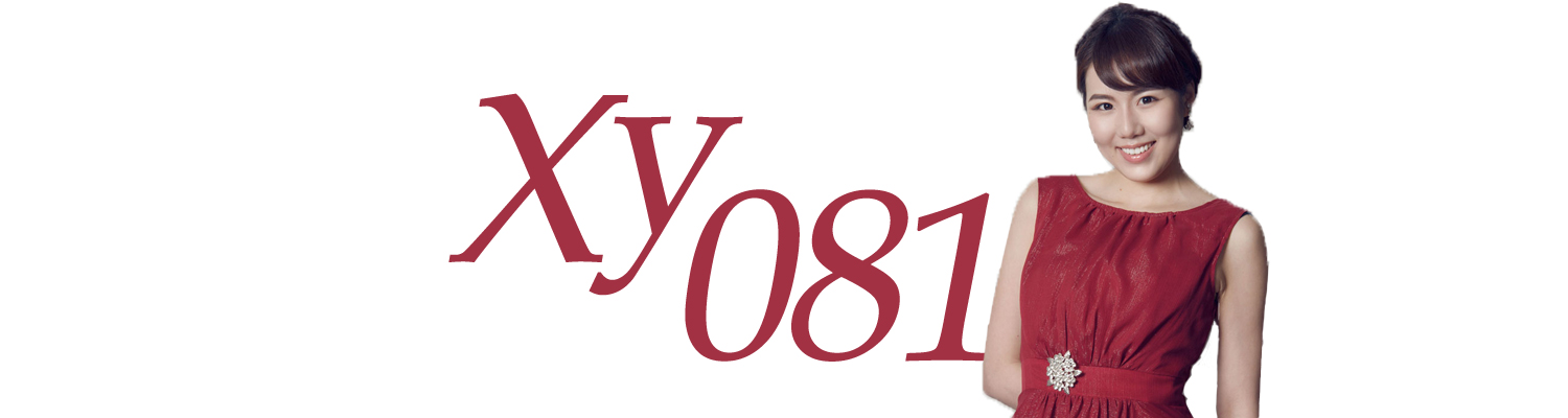 コンサート会場を明るく照らす暖かみのあるダスティローズカラードレス