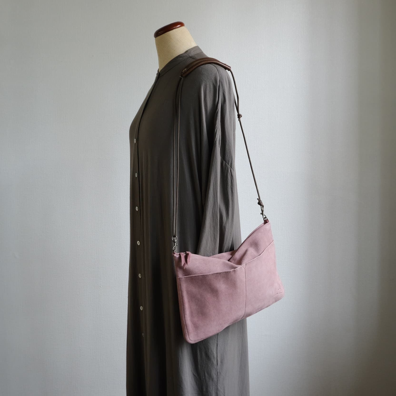 ENISICA（エニシカ） ショルダーバッグ ジビエ鹿革ハンシカサコッシュ