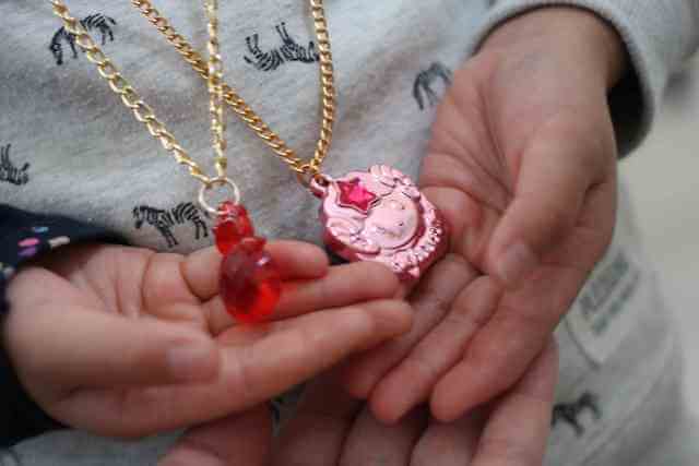 女子ママ必見！キラキラアクセが150円の食玩“セボンスター”｜cozre