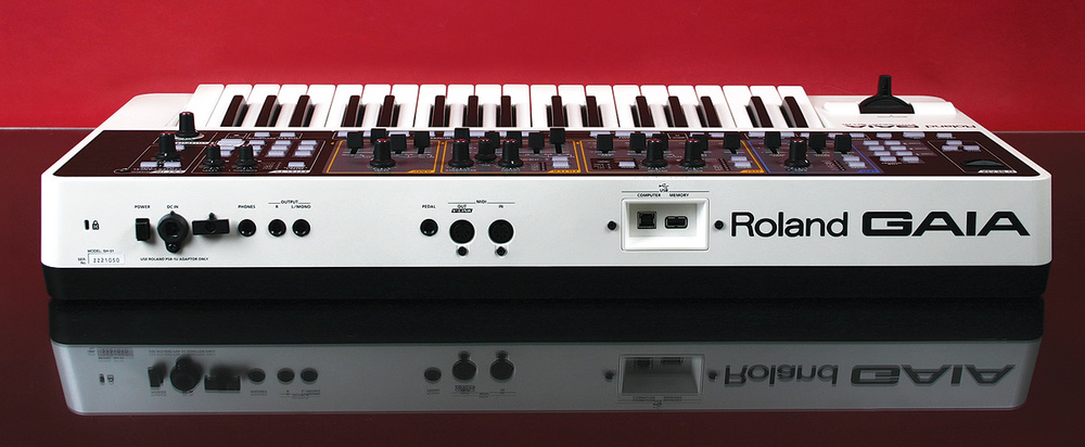 RolandGaiaSH01_03-