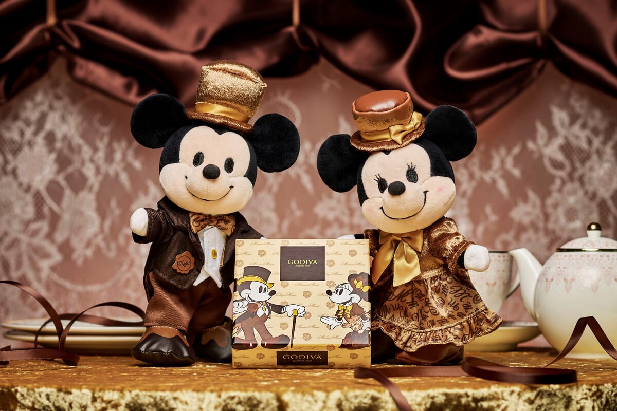 ゴディバと共同企画したチョコレートやぬいぐるみ！ディズニーストア