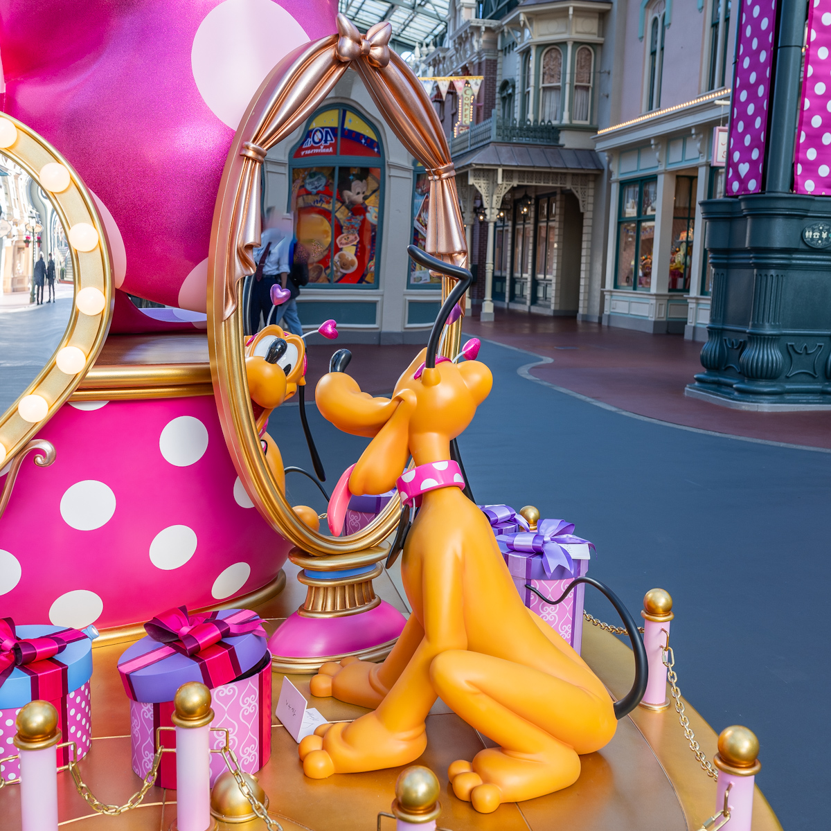 パーク内がファンタジーな世界のミニーに染まる！東京ディズニーランド