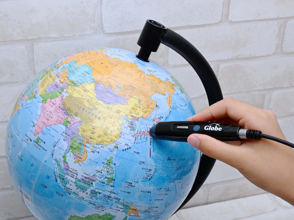 パッドと連動するしゃべる地球儀！タカラトミー「小学館の図鑑NEO Globe」