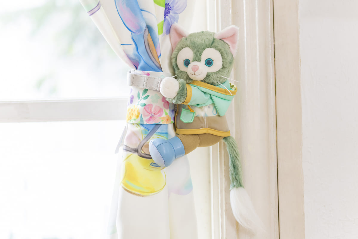 腕やカーテンにつけられるぬいぐるみ！東京ディズニーシー“ダッフィー