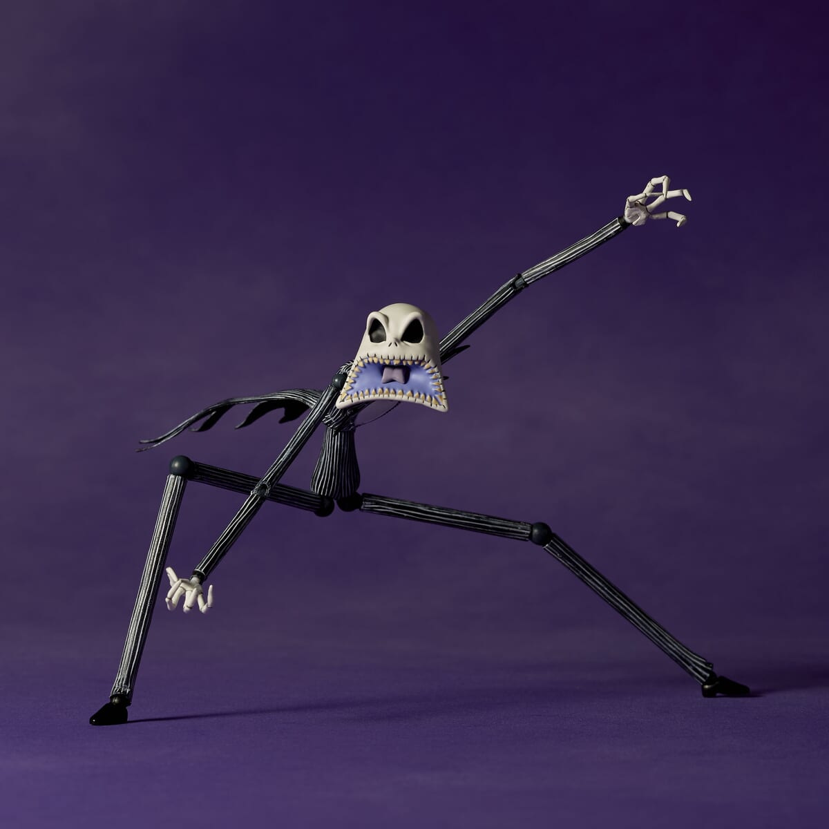 様々なポーズと表情を再現できるフィギュア！海洋堂 リボルテック