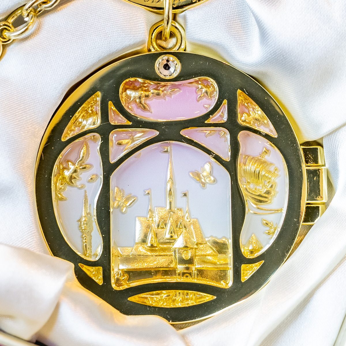 スペシャルアートフレームとキーホルダー！東京ディズニーシー