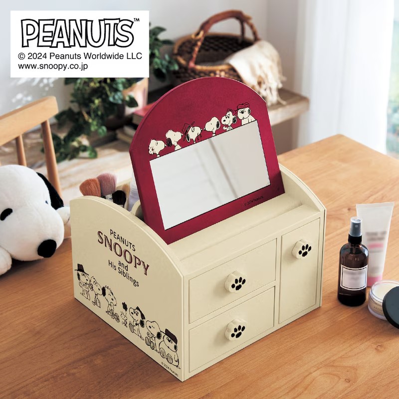 肉球モチーフの取っ手がかわいい！ベルメゾン「スヌーピー」卓上メイク