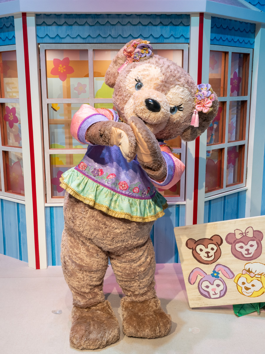 旧正月コスチュームのダッフィー&フレンズ！香港ディズニーランド