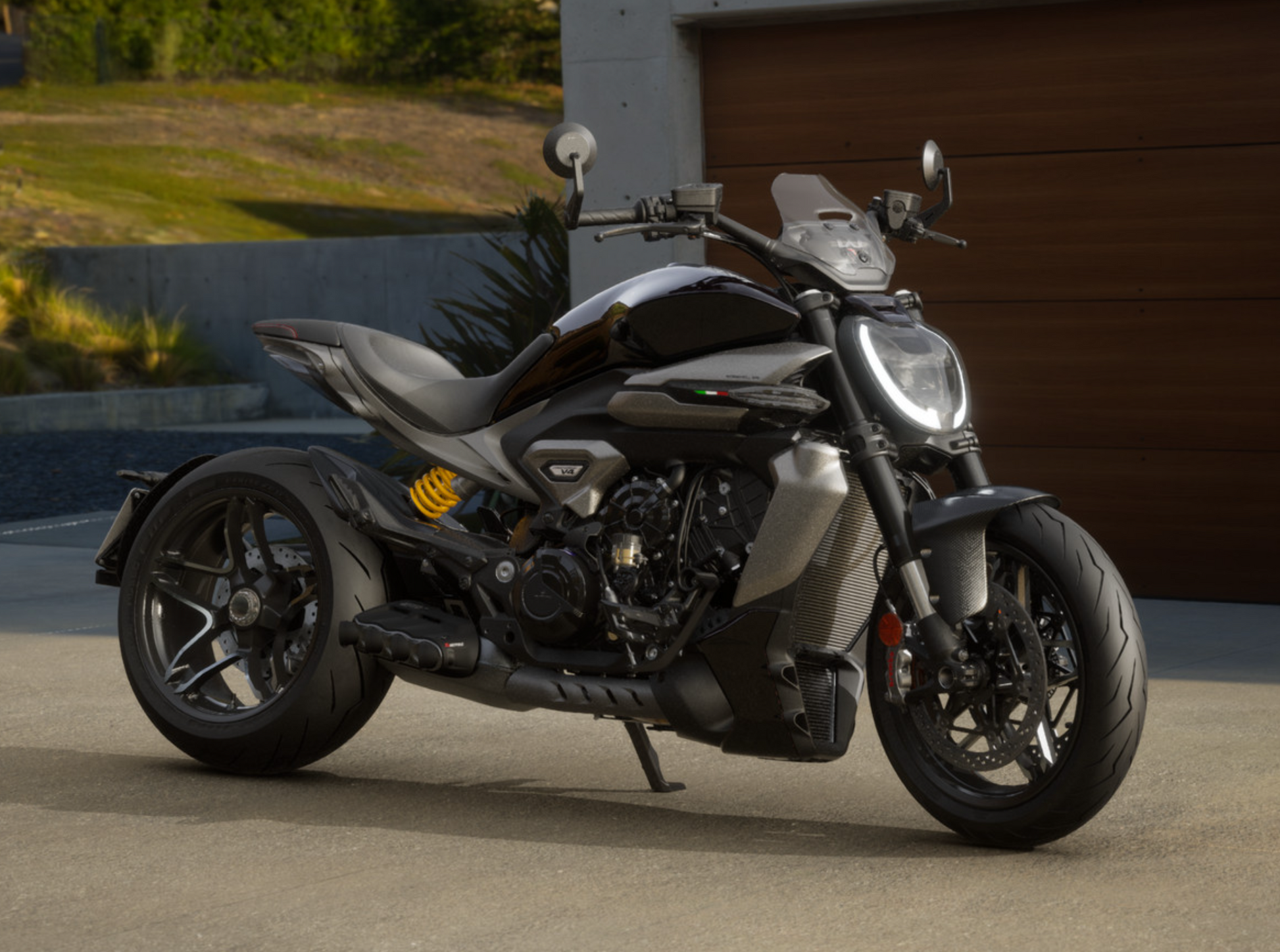DUCATI 2026 XDiavel V4 レーシングコンプリートエキゾースト