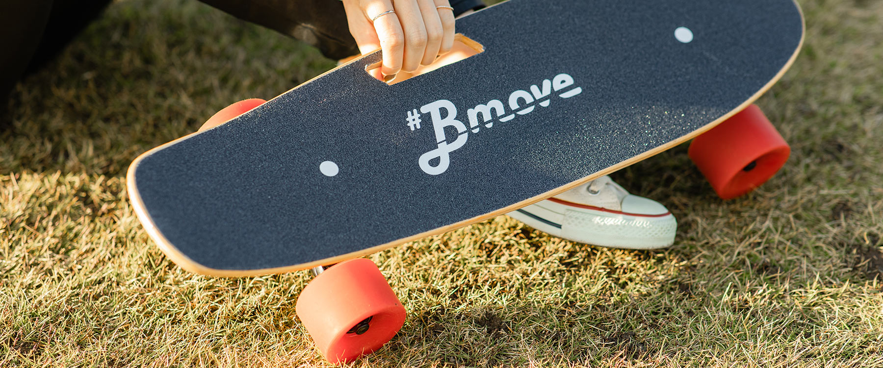 Bmove｜電動スケートボード スイッチ、リモコン不要 乗るだけで
