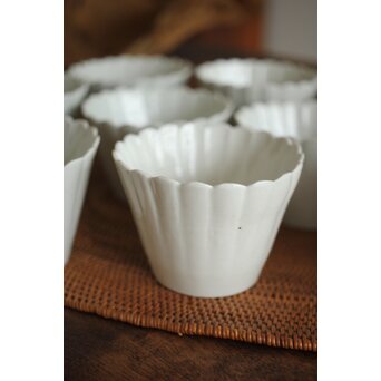 古伊万里白磁 菊型向付 10客1組 P204｜骨董店 のびる 古美術 骨董 和風