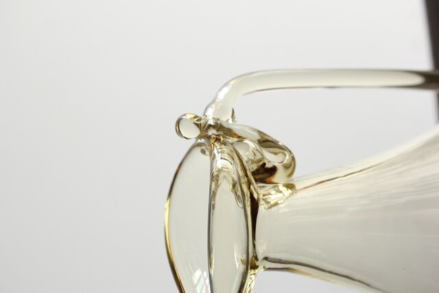 由水常雄 監修 復元正倉院ガラス白瑠璃 水瓶/水差 Y051｜骨董店 のびる