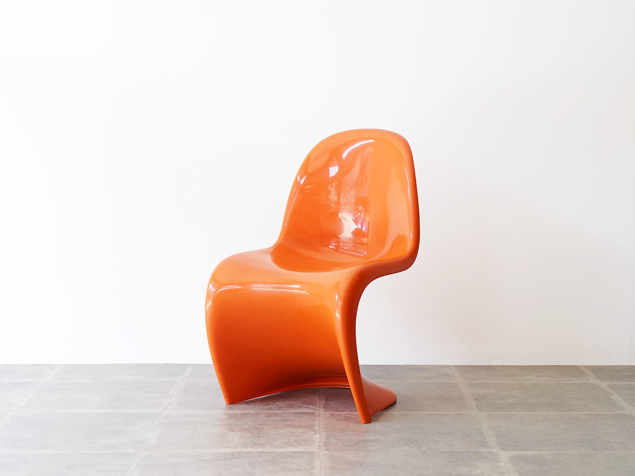 Verner Panton（ヴェルナー・パントン）パントンチェア “Panton Chair