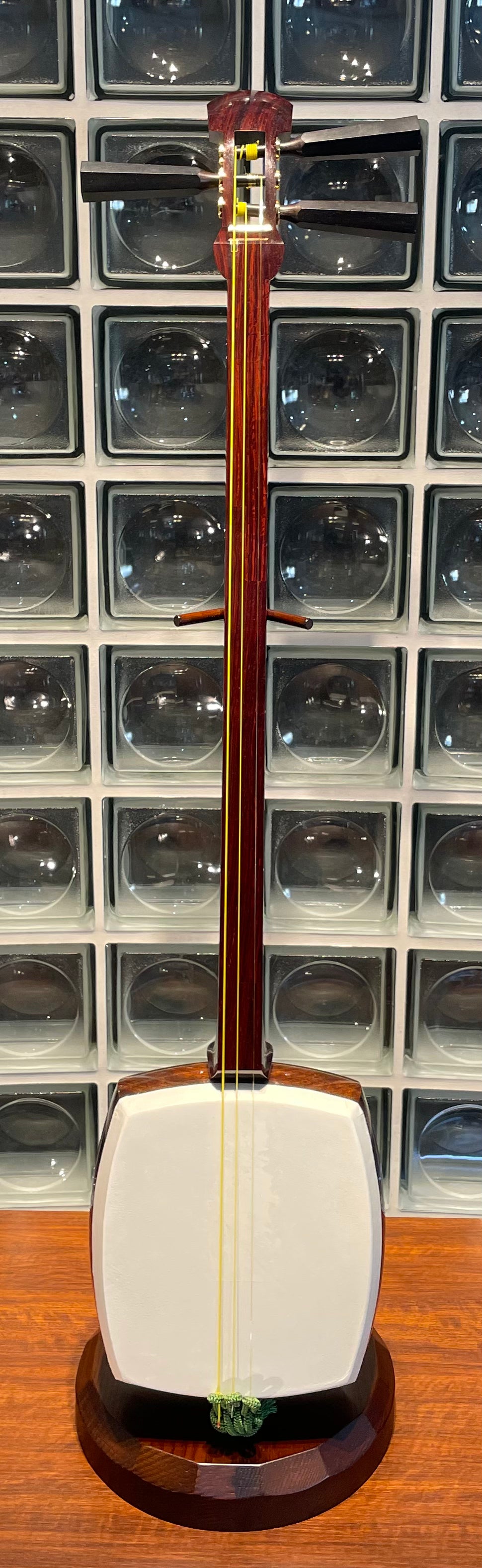 紅木津軽三味線 ¥363,000 – SEION