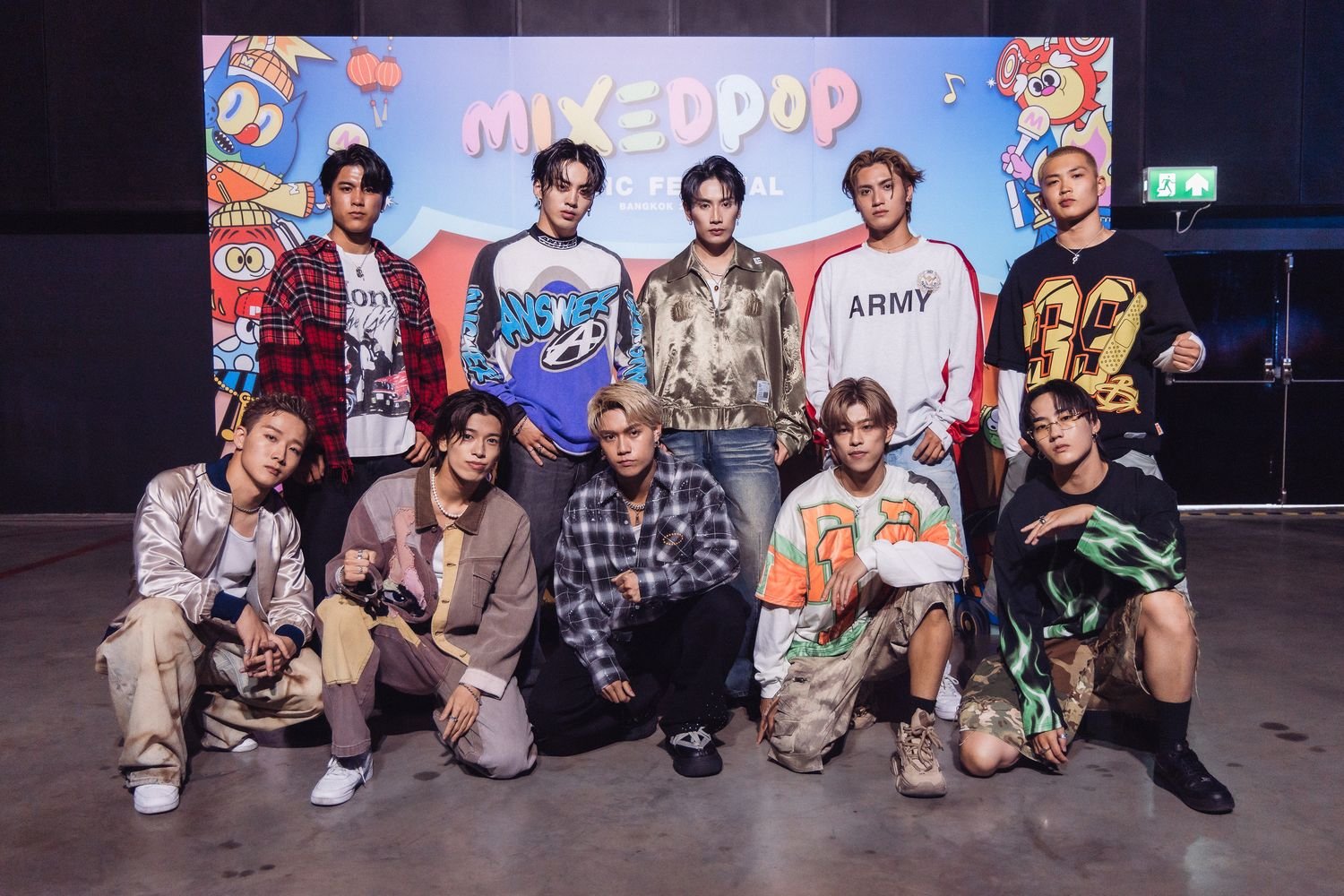 THE JET BOY BANGERZ＆WOLF HOWL HARMONY タイ・バンコク最大級の音楽