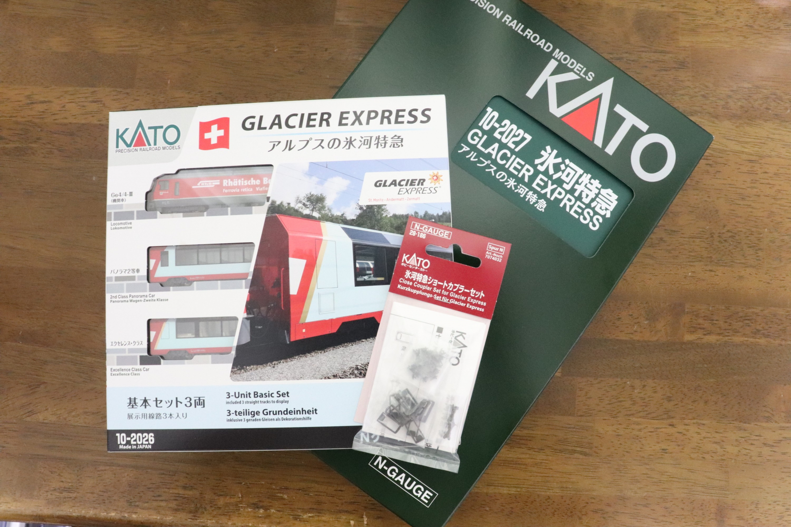 KATO10-2066,2067アルプスの氷河特急 入線: 鉄道模型FAN