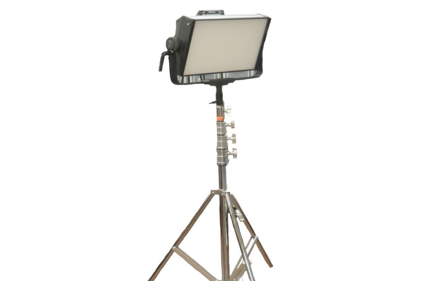 Aputure Nova P300C｜撮影機材レンタルからEDIT・MA作業まで24時間安心