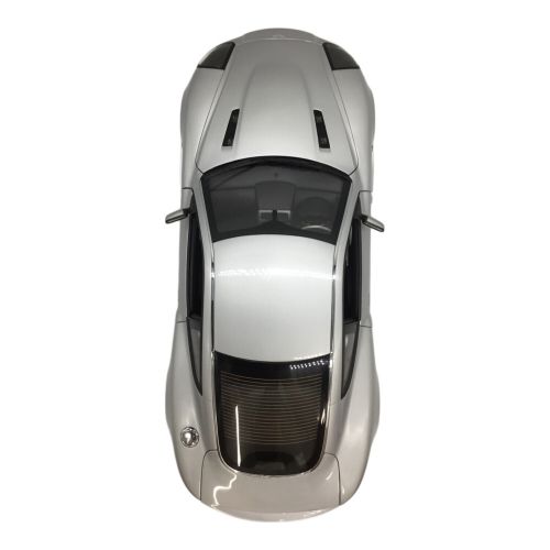 京商 (キョウショウ) モデルカー 1/12 Aston Martin V12 Vanquish