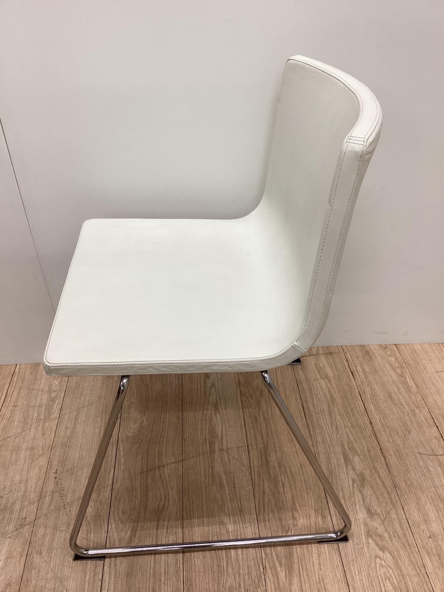 IKEA (イケア) ダイニングチェアー ホワイト レザー BERNHARD