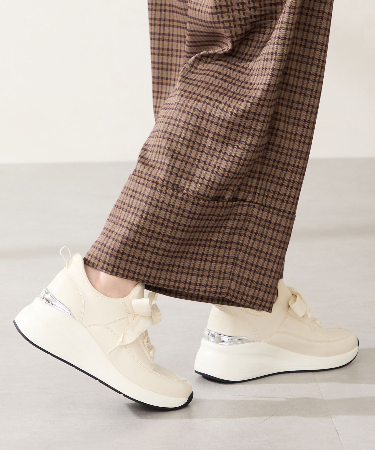 瞬間フィット/ハンズフリー】グログランリボンスニーカー/OT3778