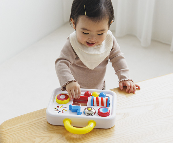 あそび道具特集 ボーネルンド オンラインショップ。世界中の知育玩具