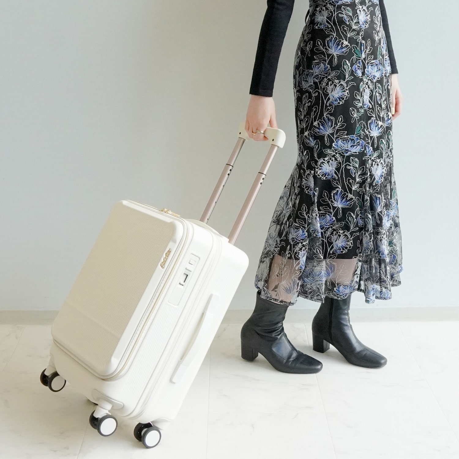 Jewelna Rose エルダートローリー 34/41リットル 機内持ち込みサイズ