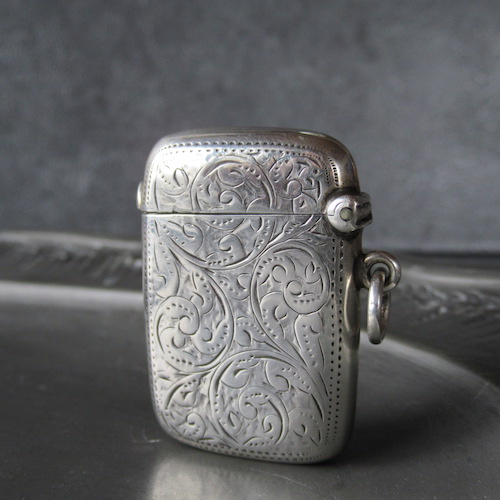 イギリスの銀製マッチケース - Eggplant