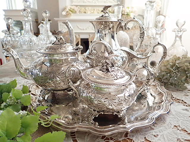 アンティークシルバーのティーセット│|西洋アンティーク事典