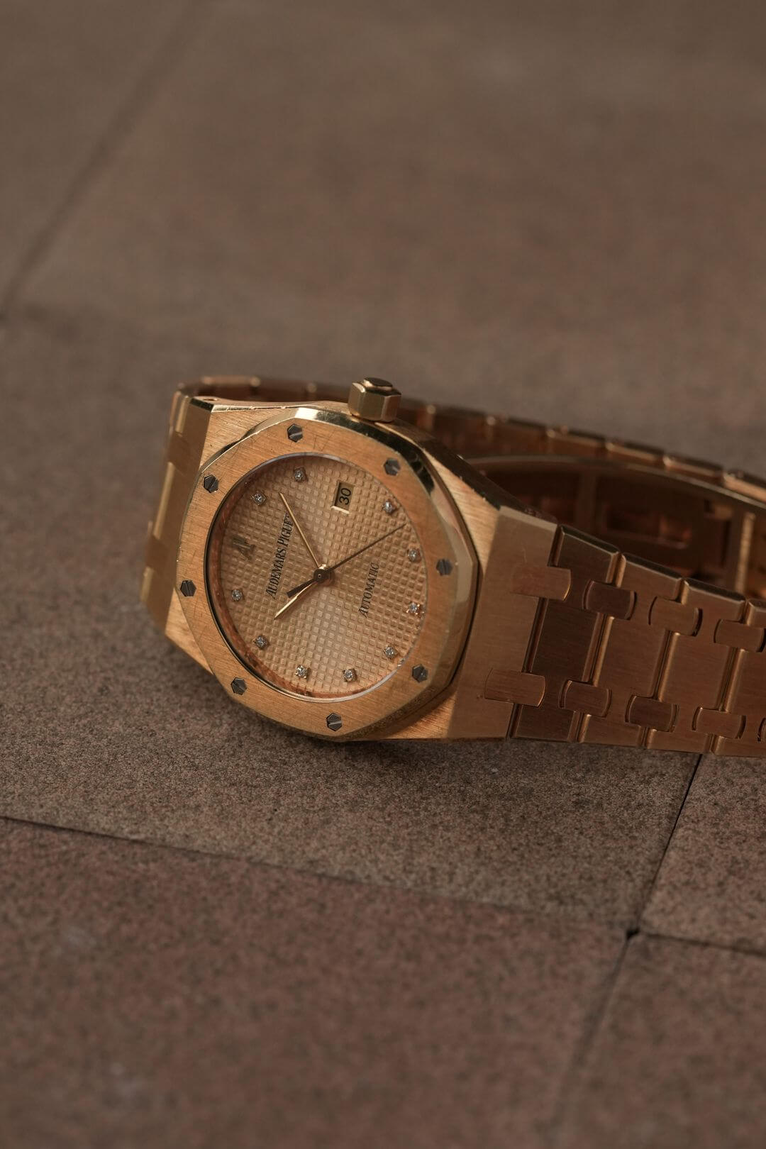 オーデマピゲ/ロイヤルオークデイト/タペストリーゴールドダイヤル/10P