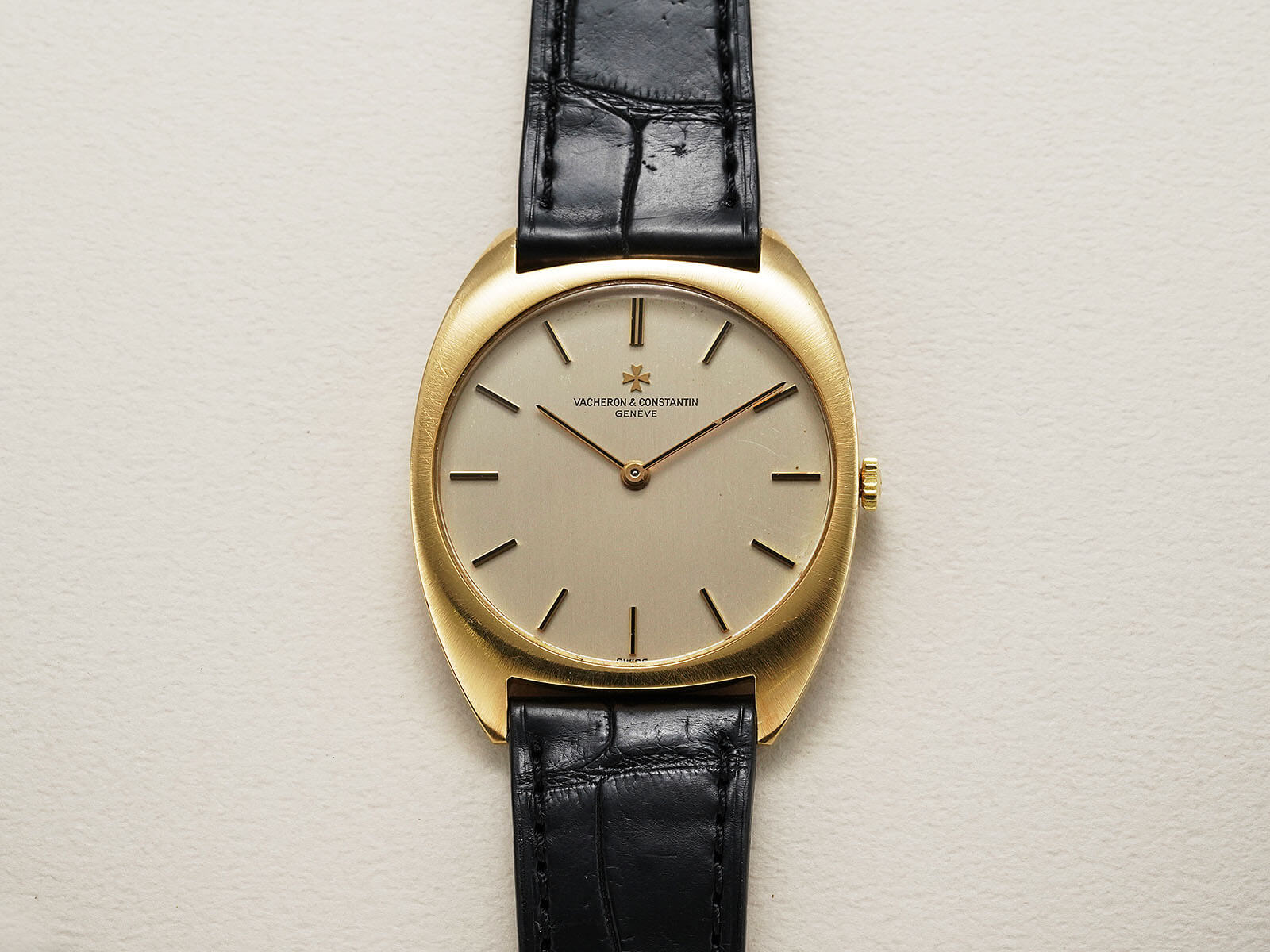 ヴァシュロンコンスタンタン/トノーケース/シルバーダイヤル/18KYG/手