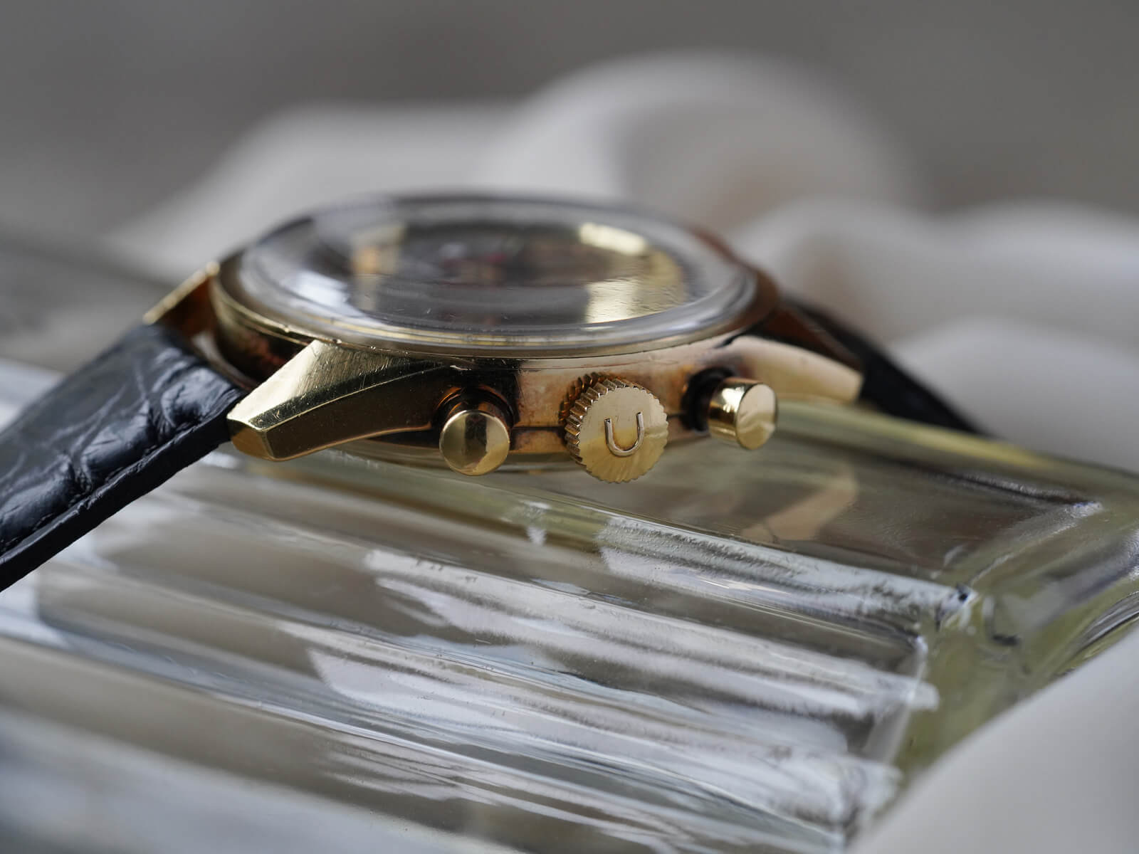 ユニバーサルジュネーブ/トリコンパックス/ゴールドツートン/Universal