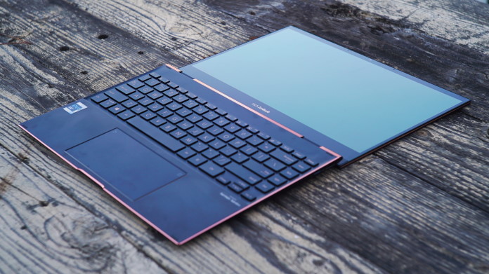 Hands-on: The ZenBook Flip S OLED UX371 nimbly balances work and