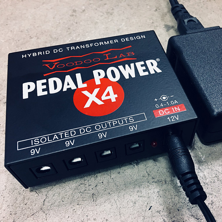 Voodoo Lab Pedal Power X4 – effektpedaler.dk