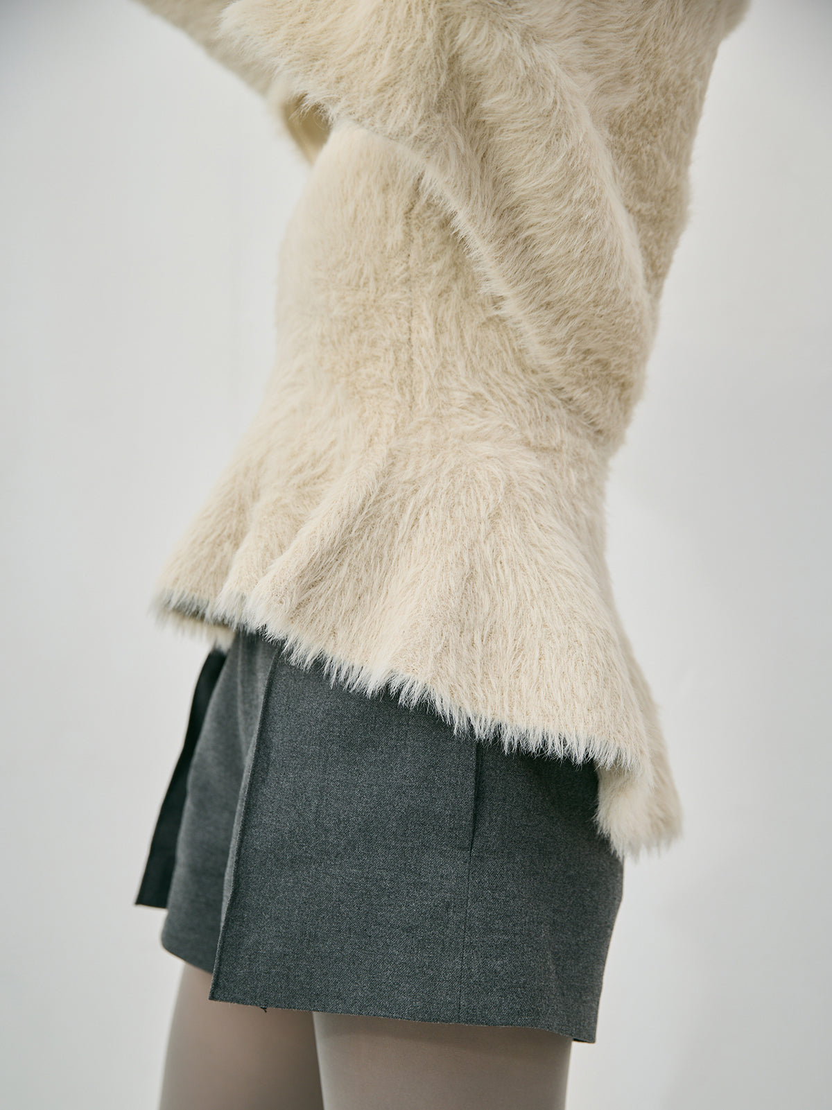 フェザーペプラムニットカーディガンセット