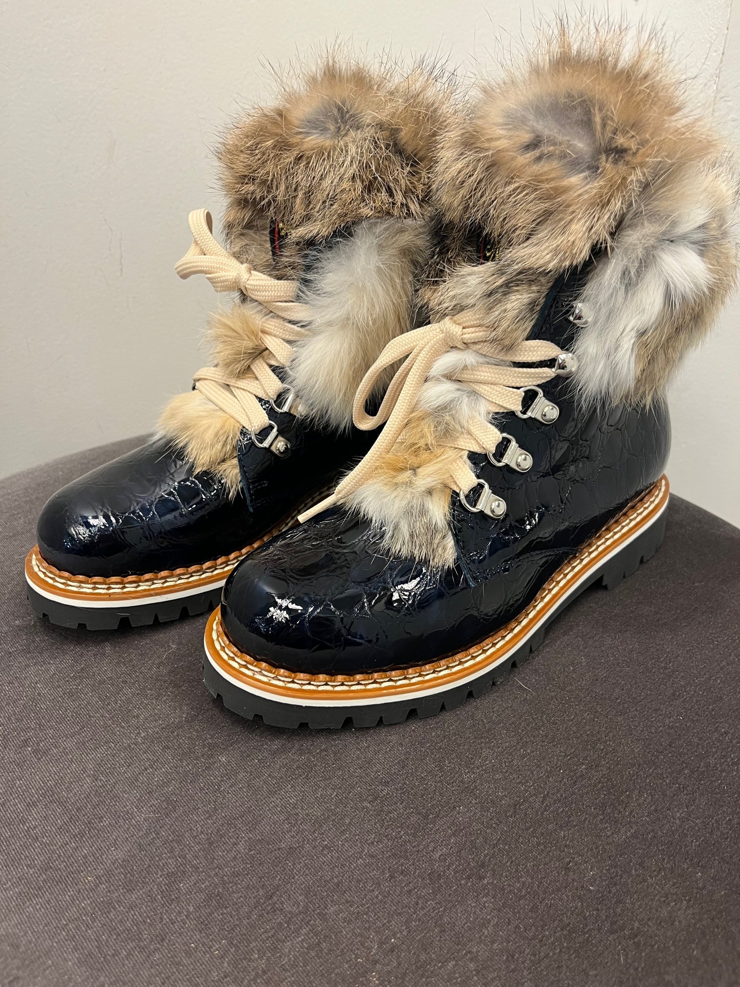 La Thuile 957 Short Boot – ELL Boutiques