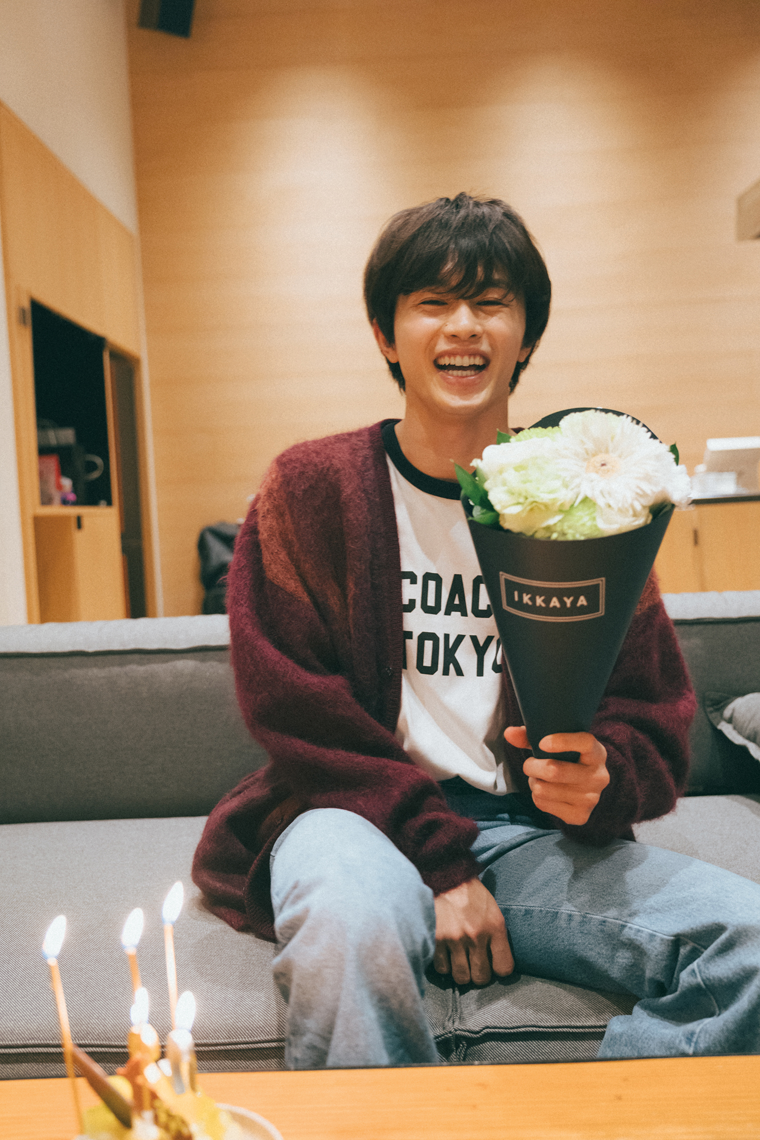 4月8日(月)に草川拓弥(超特急)最初のフォトブック『辻褄』発売決定