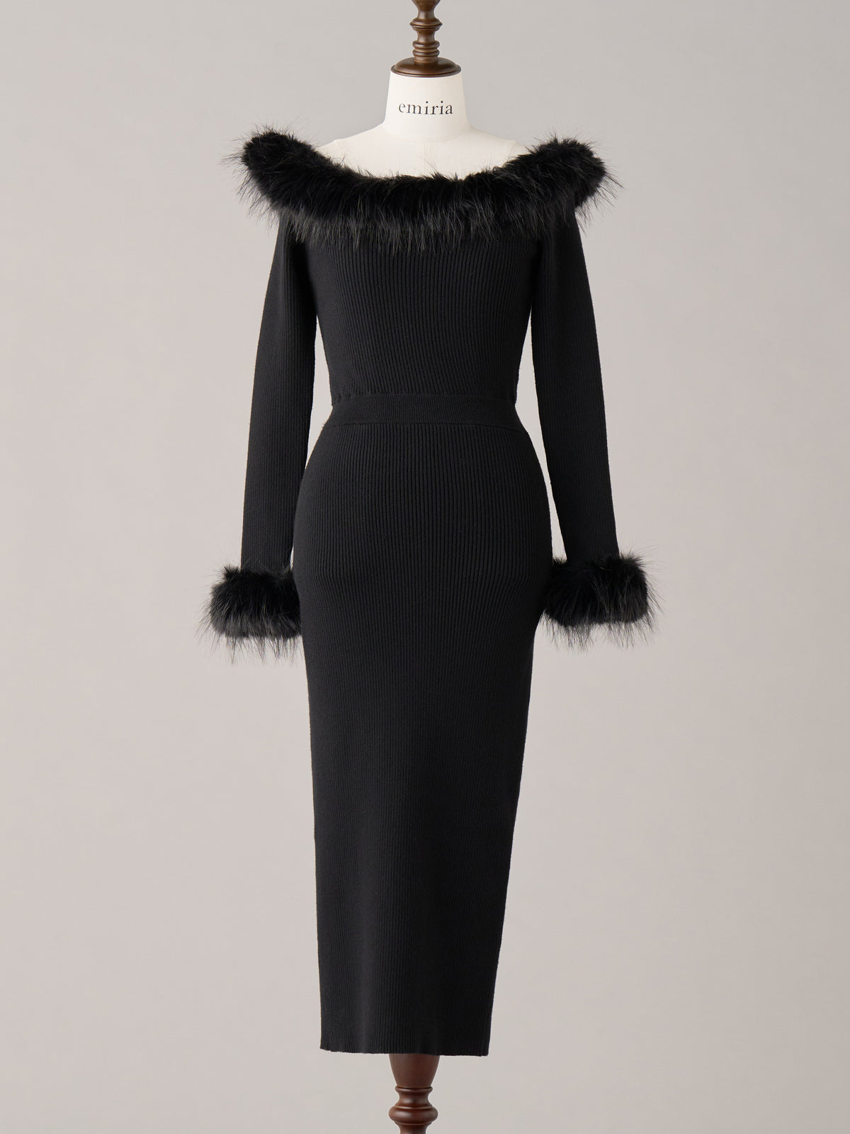 Chic Faux Fur Knit Dress | エミリアウィズ 公式オンラインストア