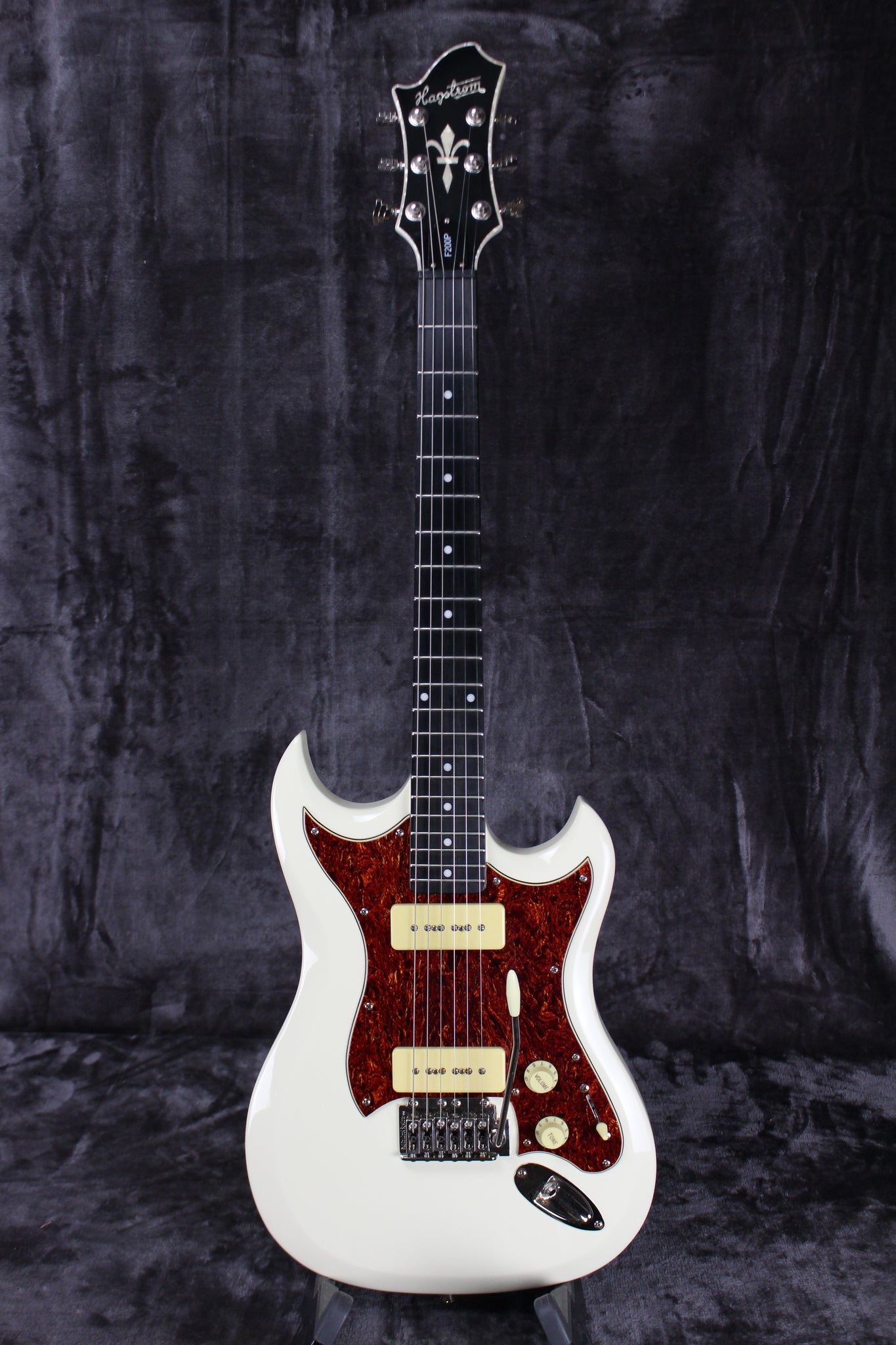 Hagstrom F200P – Empire Guitars