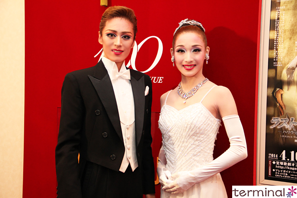 宝塚歌劇花組公演 蘭寿 とむ、蘭乃 はな 初日会見 | エンタメターミナル