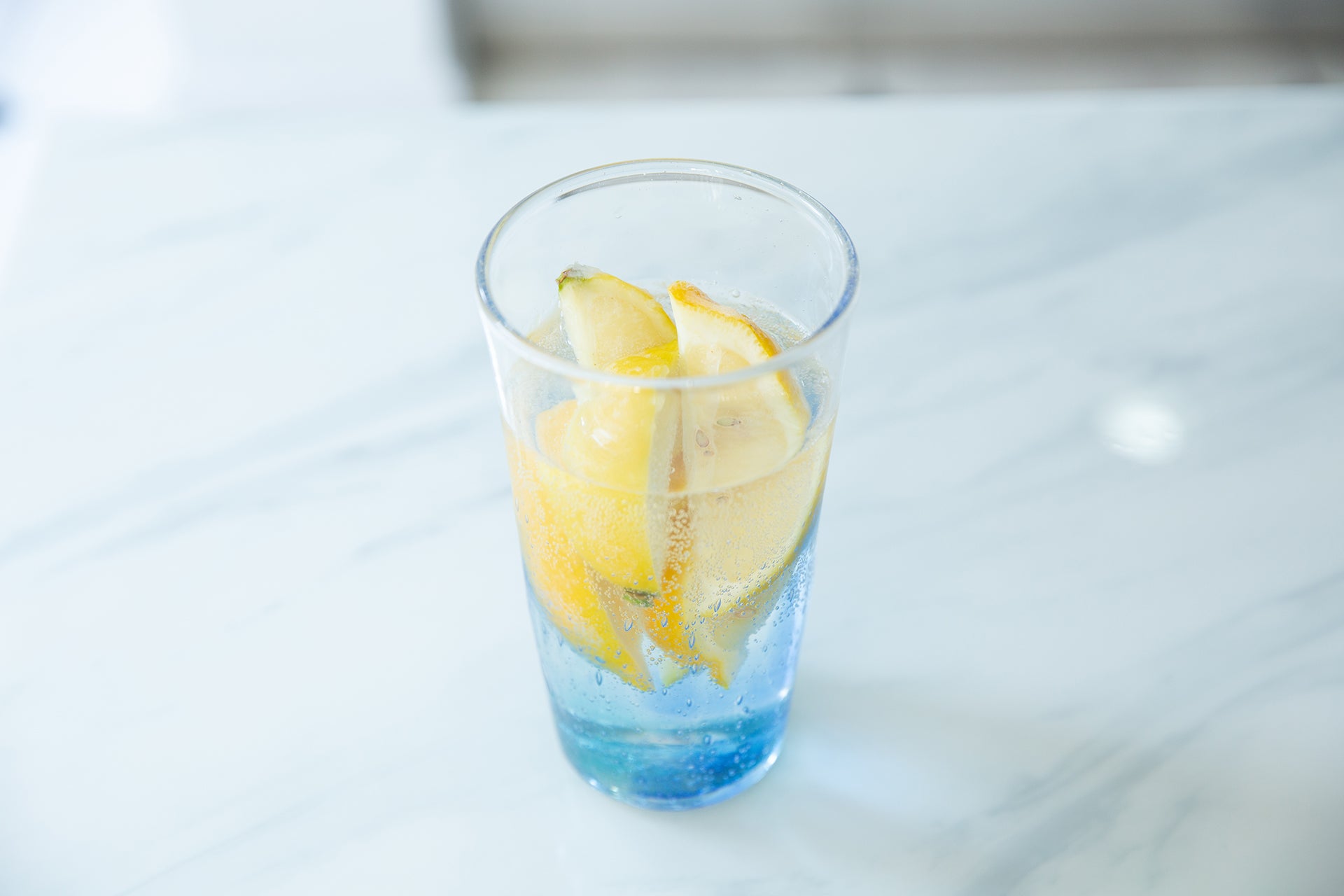 瀬戸内レモンサワーinステンドグラス – HARMONIA