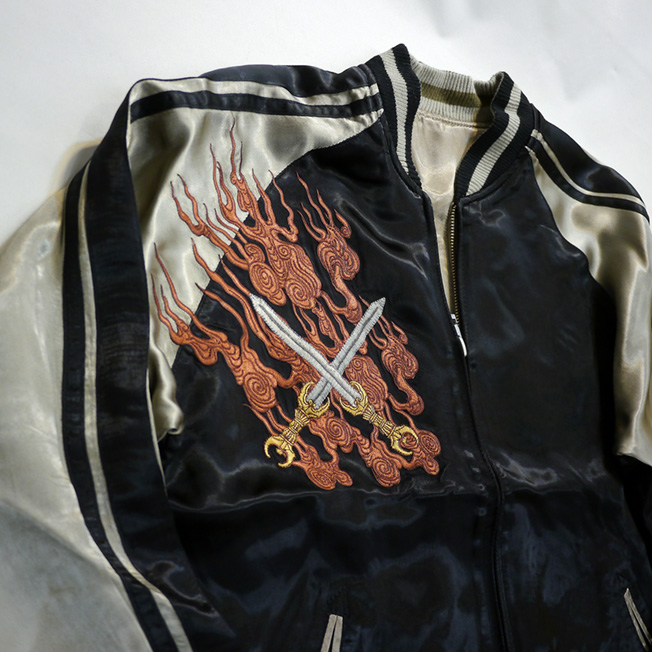 さとり satori 火焔阿修羅柄刺繍リバーシブルスカジャン