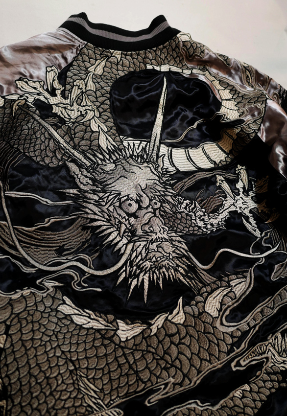 絡繰魂 [ 龍 ] 刺繍 リバーシブル スカジャン ブラック×グレー 244032