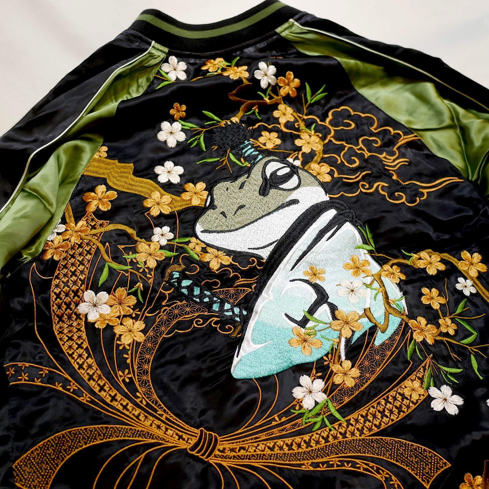 参丸一 [ 桜吹雪侍蛙 ] 総刺繍 リバーシブルスカジャン SM-30628