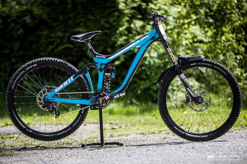 Marcelo Gutierrez's Giant Glory Advanced - Bike Check - Pinkbike