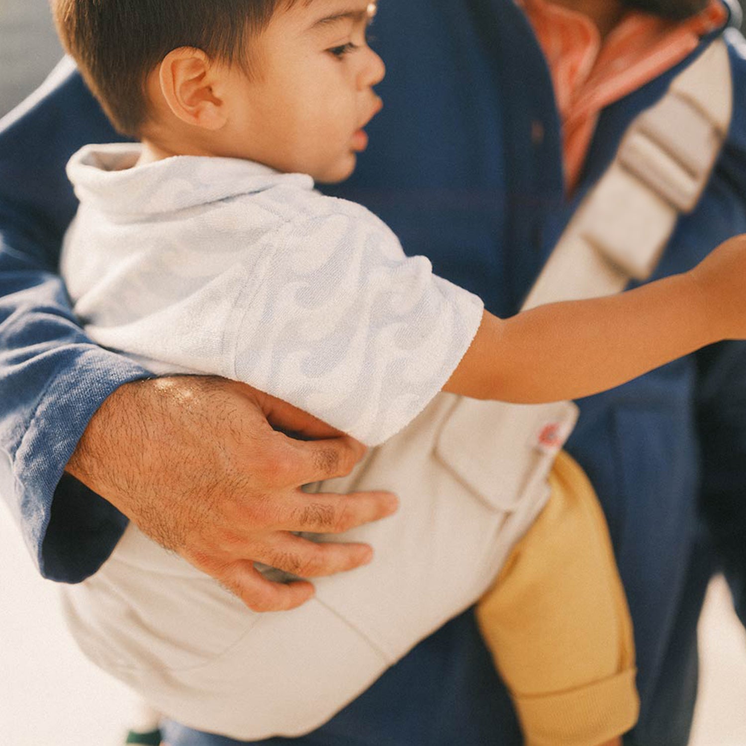 エルゴベビー Upsie Sling (アップシースリング） | エルゴベビー