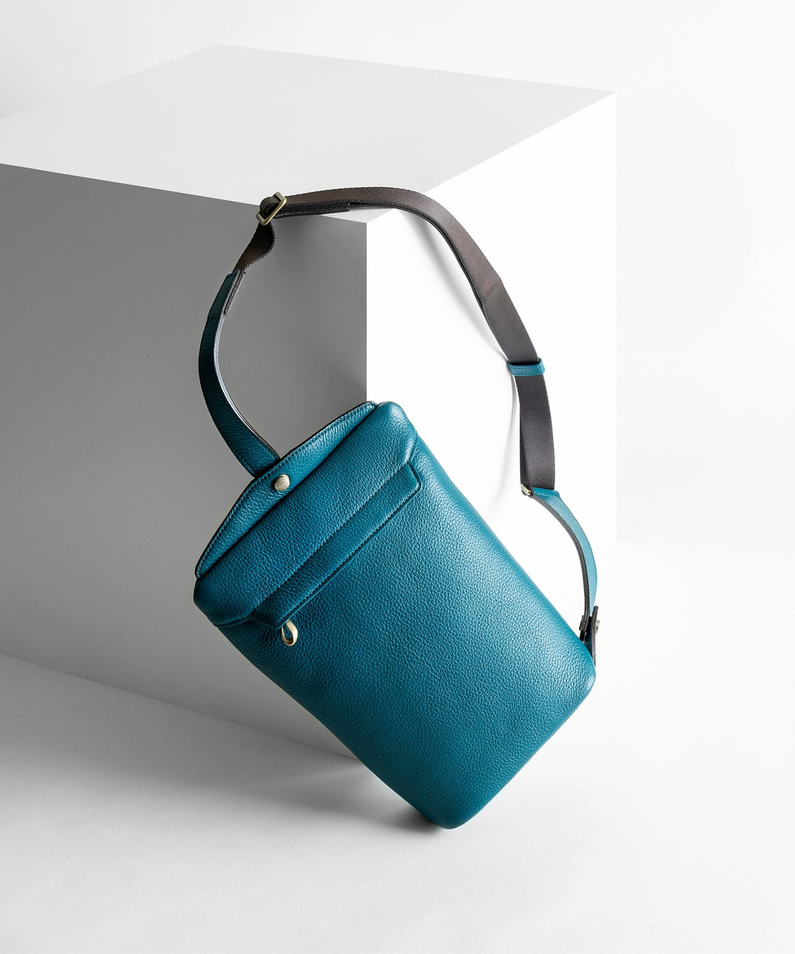 シュリンク ボディバッグ《Liberty》 - British Green - | ETiAM