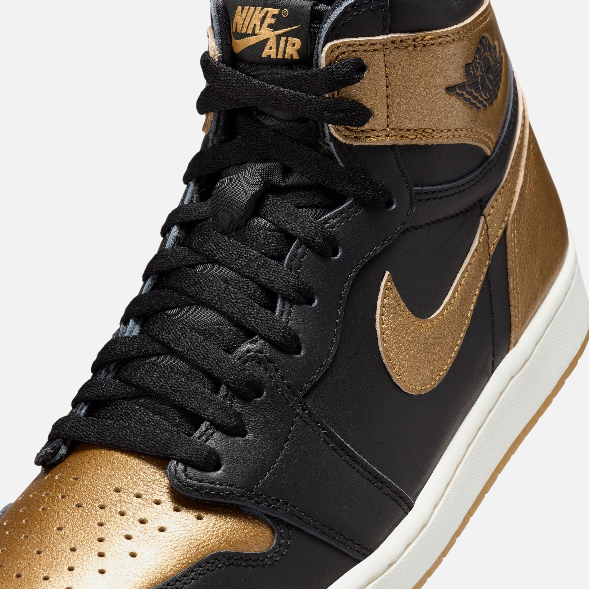 Jordan Air Jordan 1 Retro High OG - Black / Metallic Gold – Kith