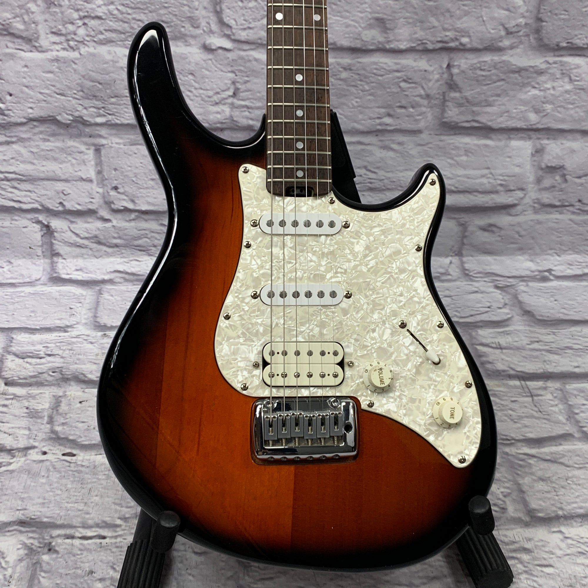 Peavey Predator Plus Electric Guitar Sunburst - Evolution Music